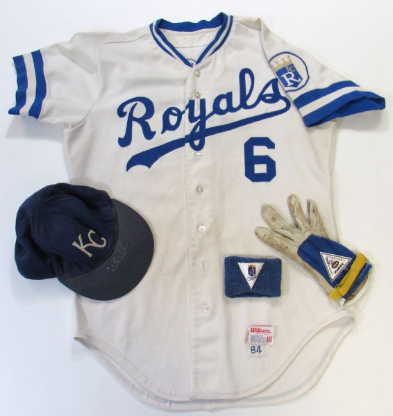 1984 Willie Wilson GU Royals Signed Jersey, Hat, BG, & WB (Home)