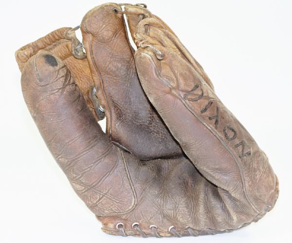 Sonny Dixon Game-Used Glove