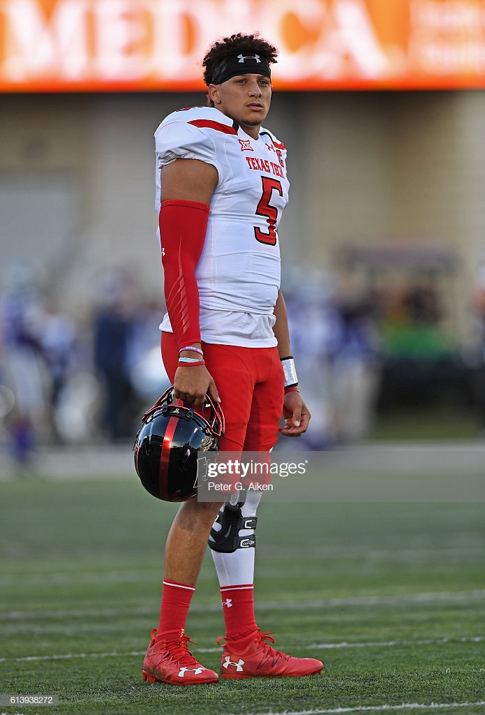 mahomes cleats