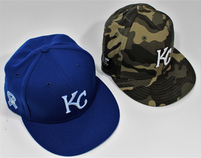 Lot of 2 Mike Minor Kansas City Royals 2021 GW Cap MLB Authentication - 
