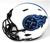 Derrick Henry Signed Tennessee Titans Helmet - Beckett Witnessed 