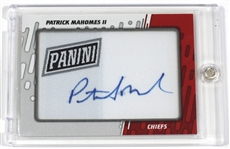 Patrick Mahomes 11 2017 Rookie Panini Auto Card